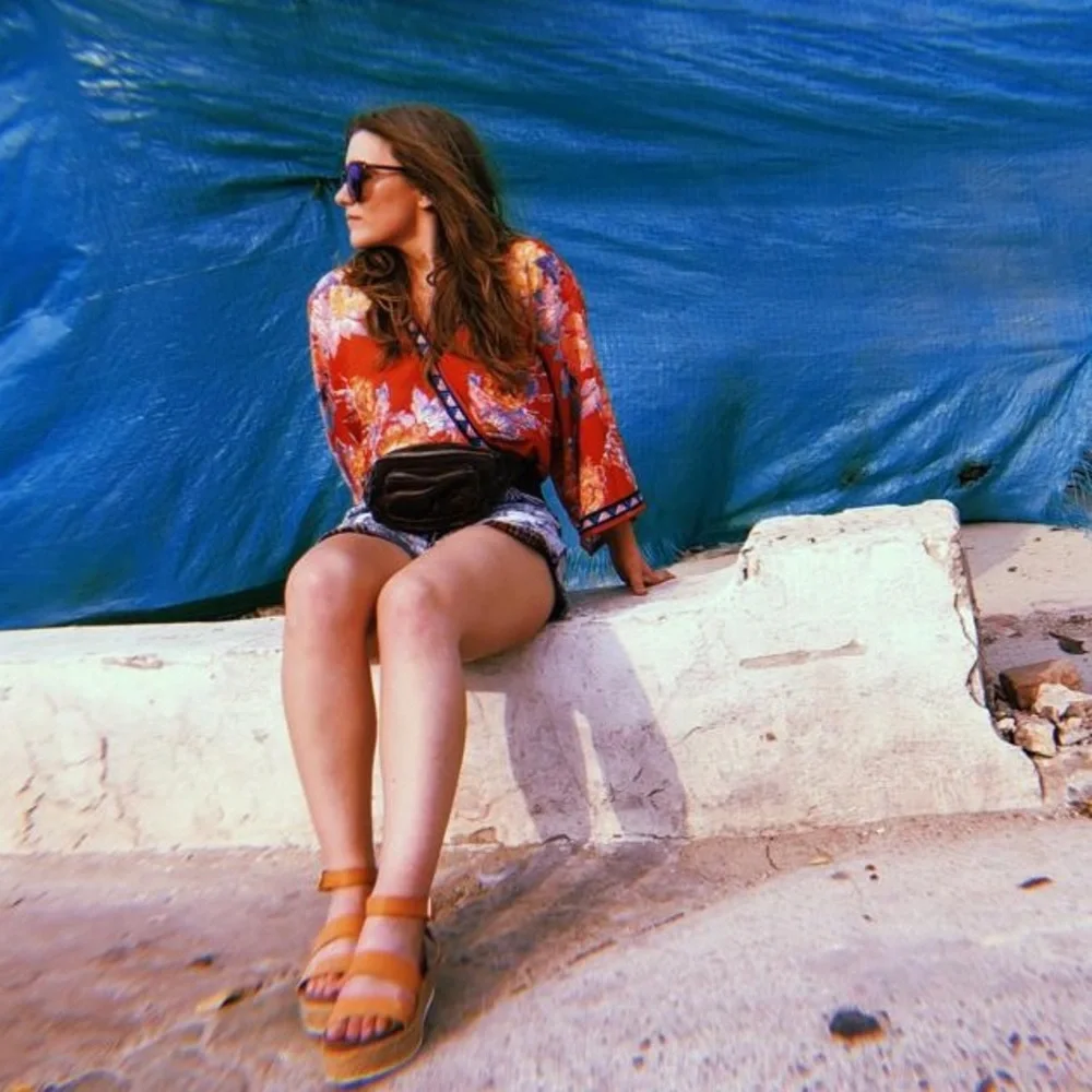 Flowy floral deep- V neck top - Picture 3 of 3